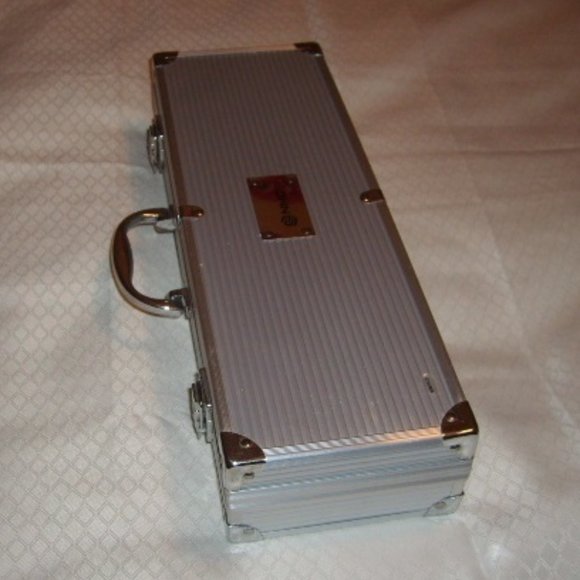 New 5 Piece Barbeque Tool Set In Metal Carrying Case Never Used Grilling - Picture 5 of 5